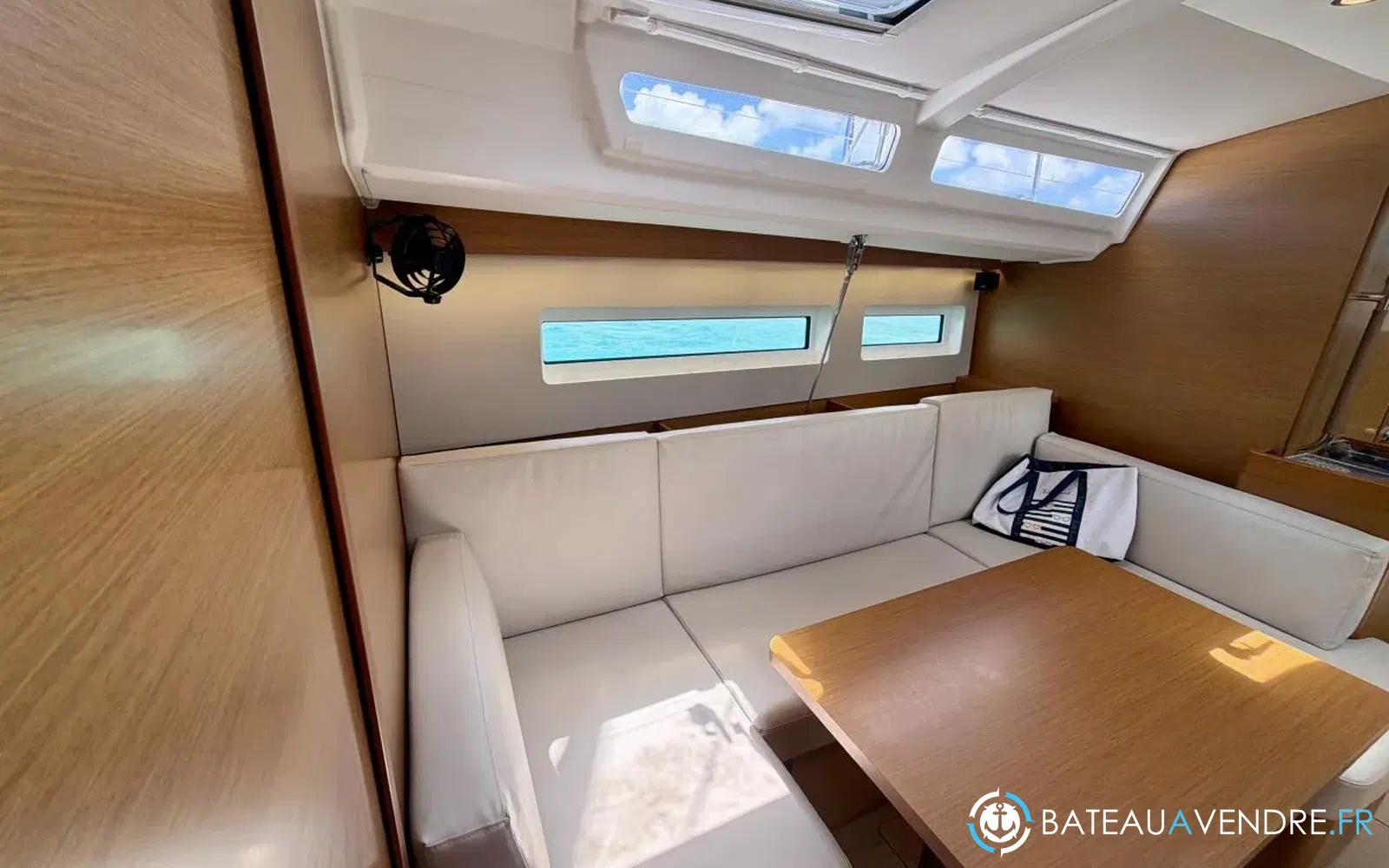 slider 22 Jeanneau Sun Odyssey 440