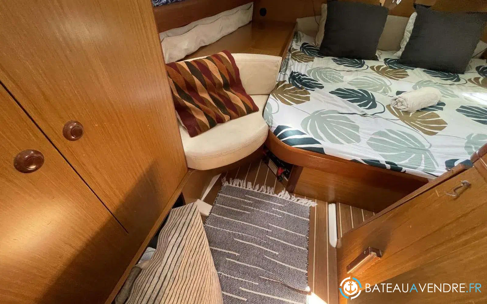 slider 18 Jeanneau Sun Odyssey 42 DS