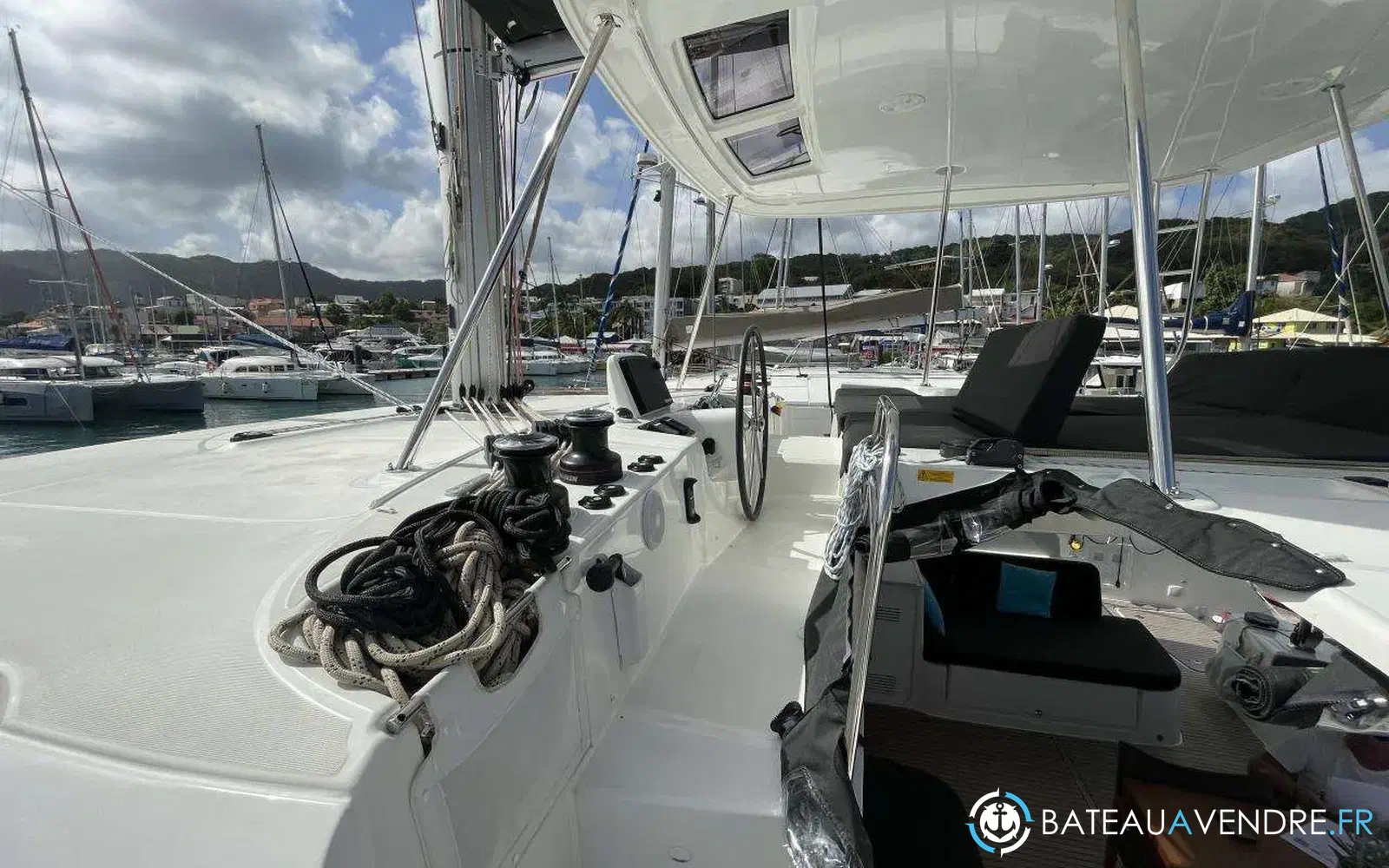 slider 17 Lagoon 46