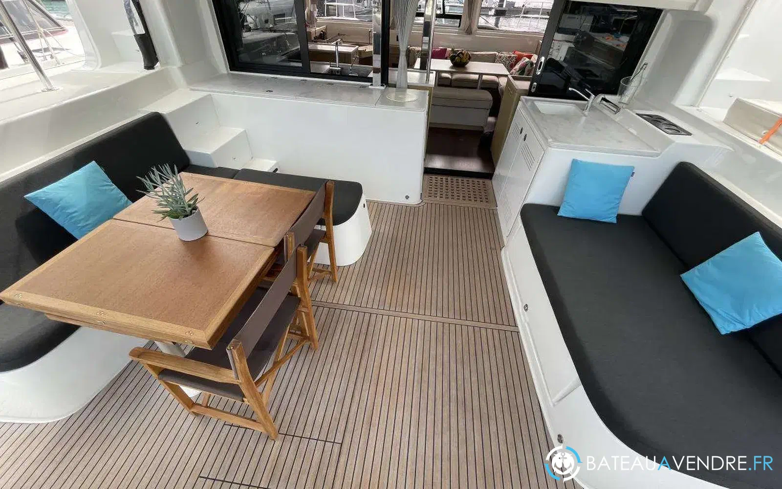 slider 21 Lagoon 46