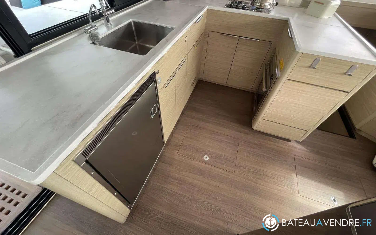 slider 28 Lagoon 46