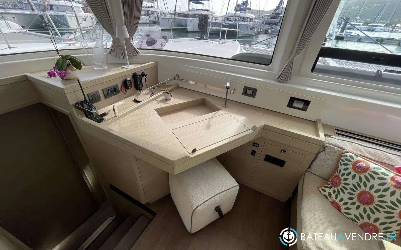 slider 35 Lagoon 46