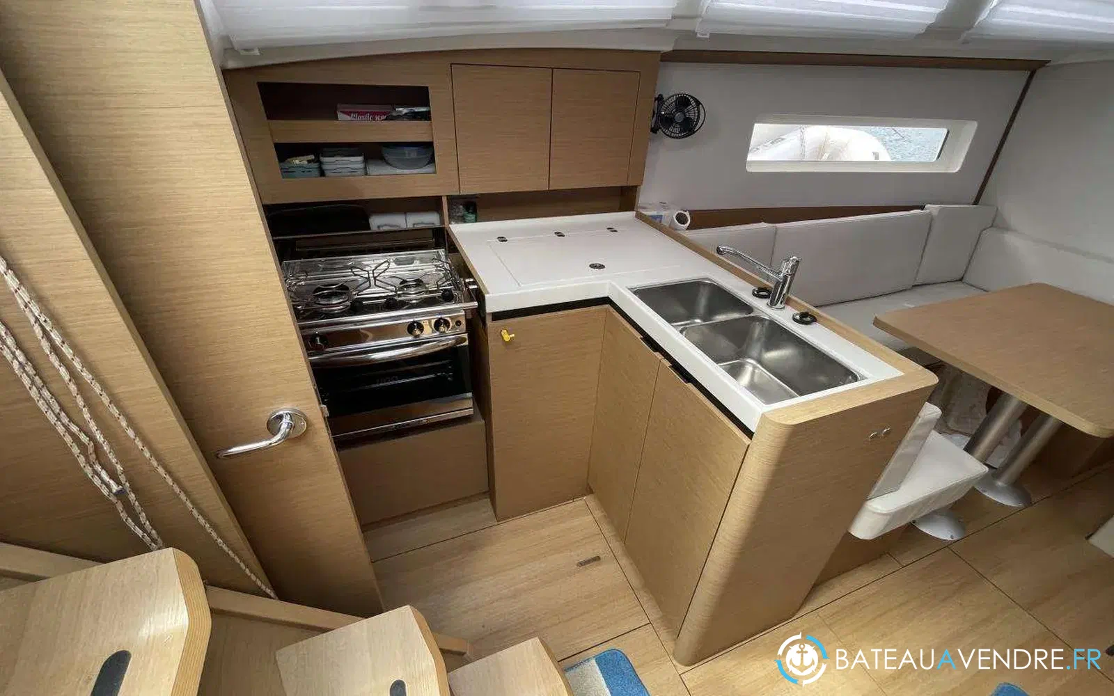 slider 19 Jeanneau Sun Odyssey 380
