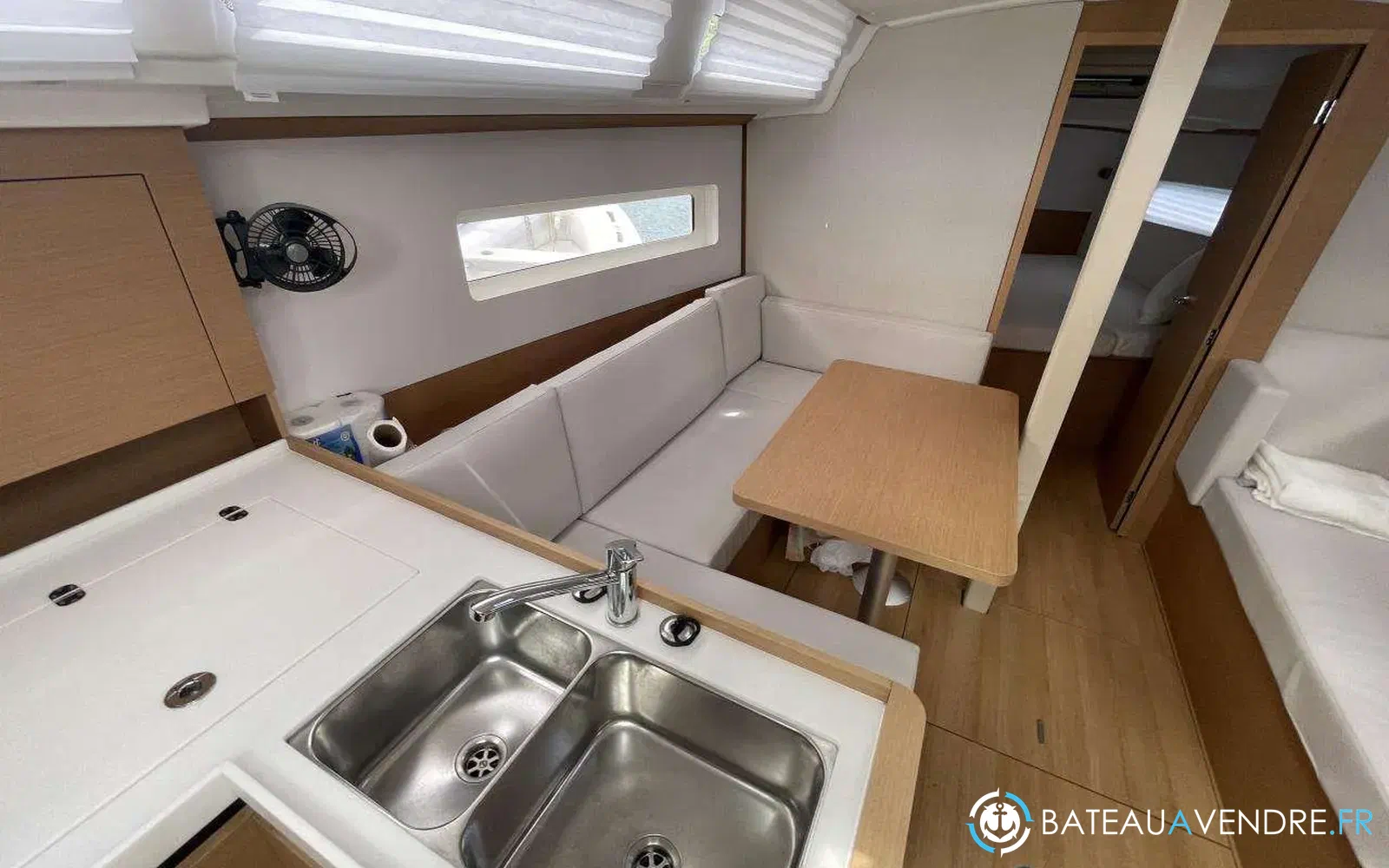 slider 23 Jeanneau Sun Odyssey 380