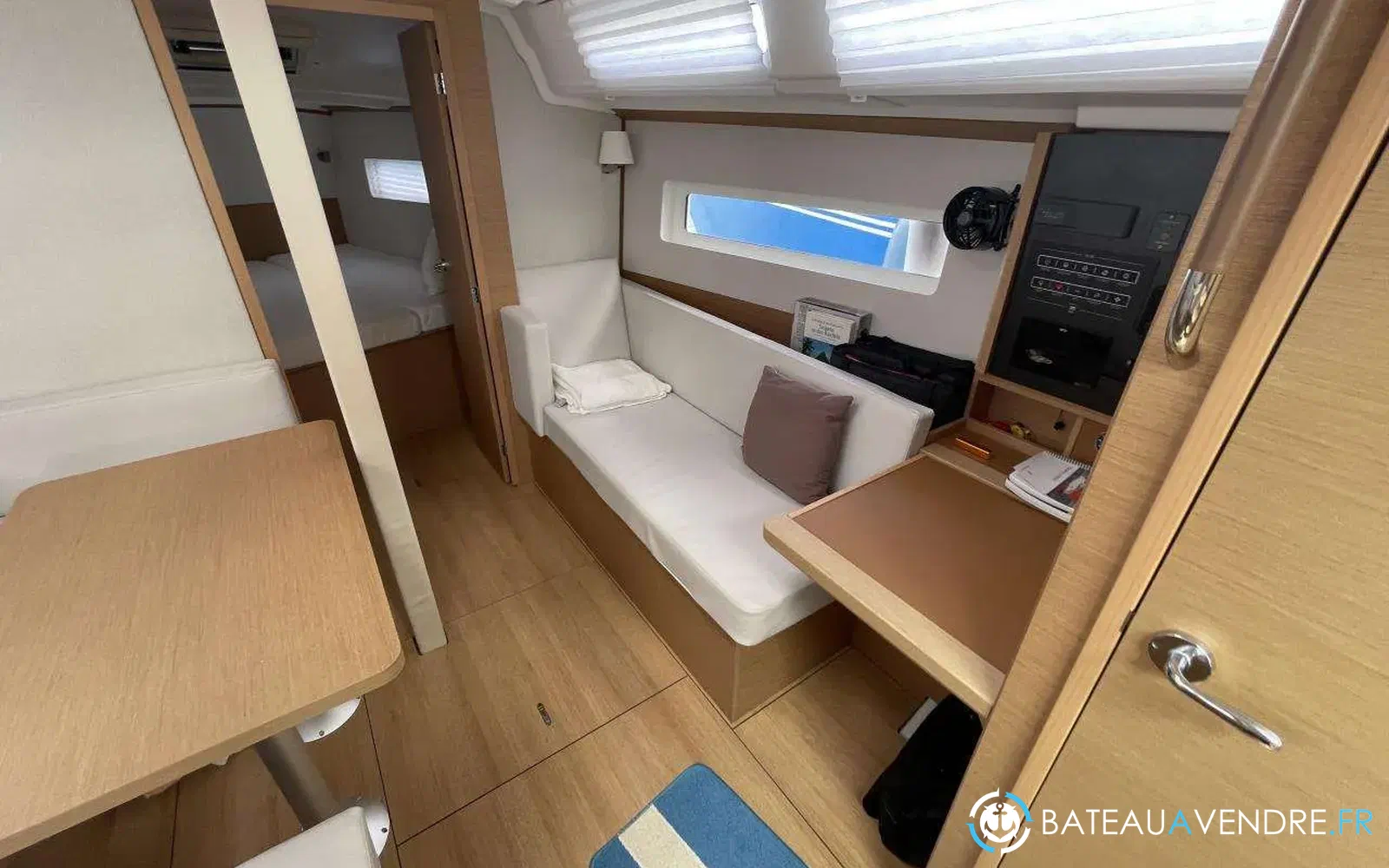 slider 24 Jeanneau Sun Odyssey 380