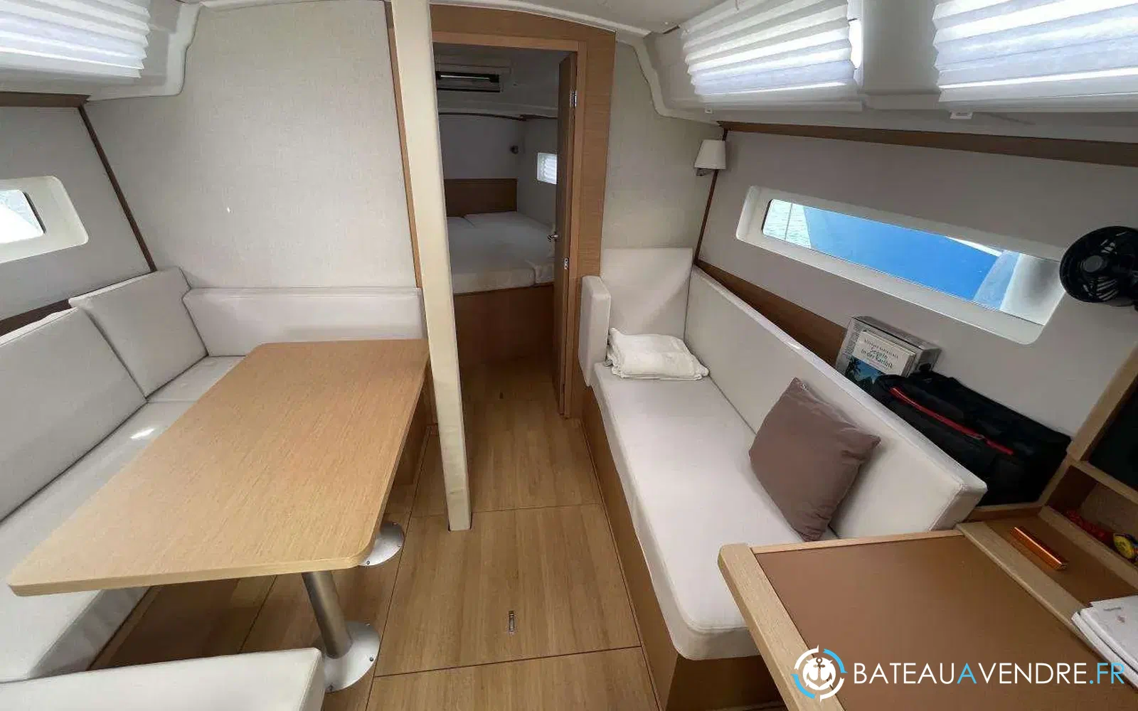 slider 25 Jeanneau Sun Odyssey 380