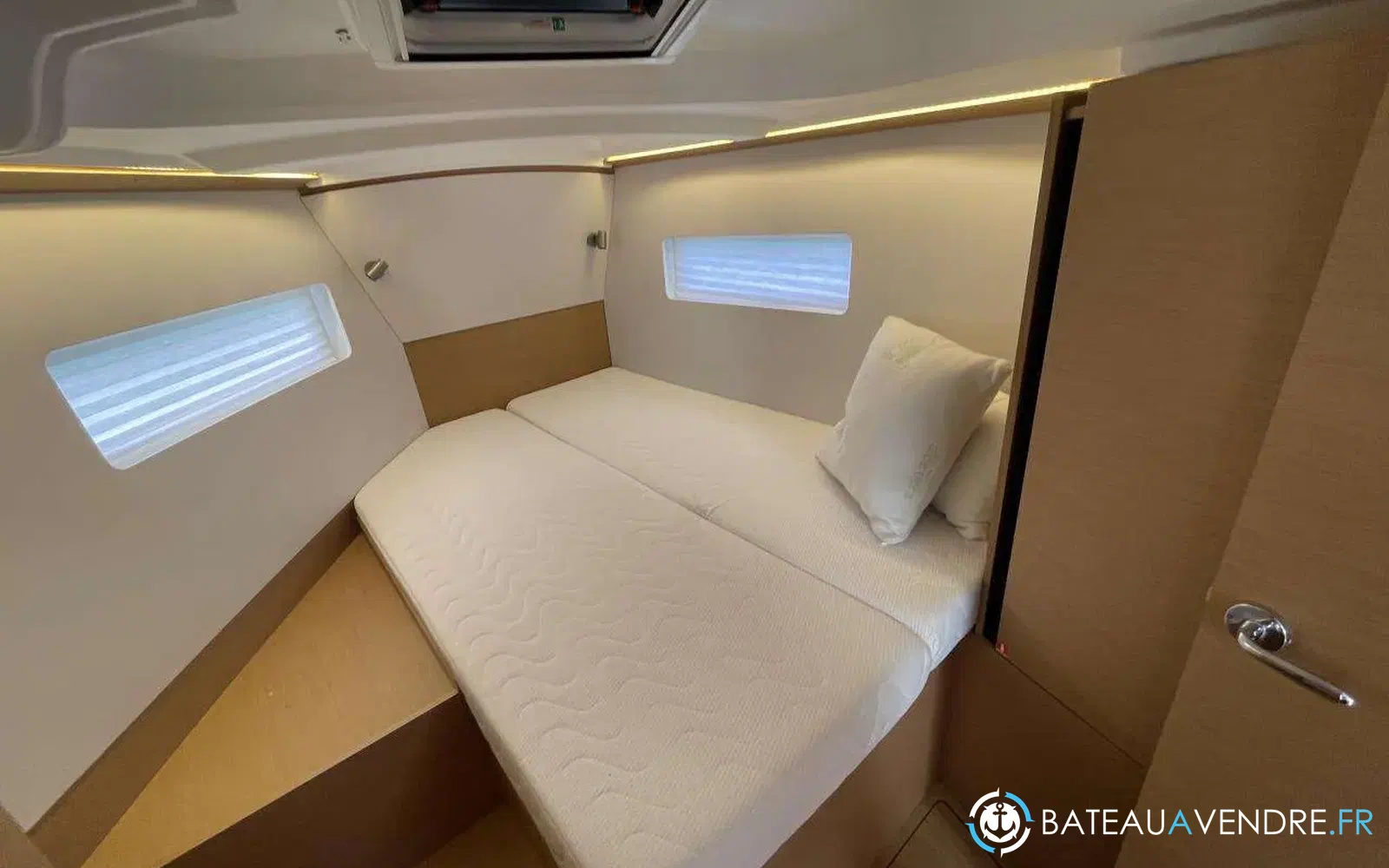 slider 29 Jeanneau Sun Odyssey 380