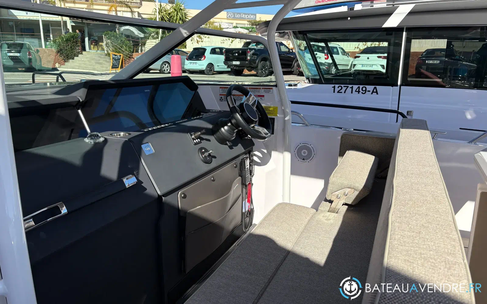 slider 13 Axopar 37 ST