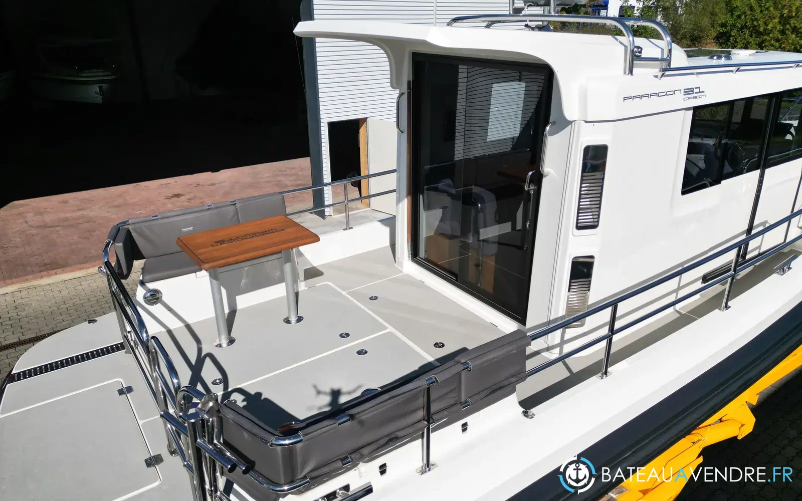 slider 7 Paragon Yachts Paragon 31
