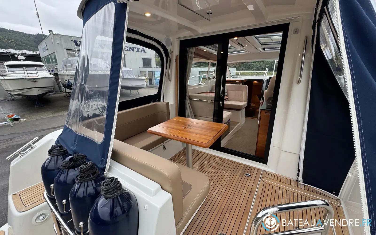 slider 21 Nimbus 305 Coupe