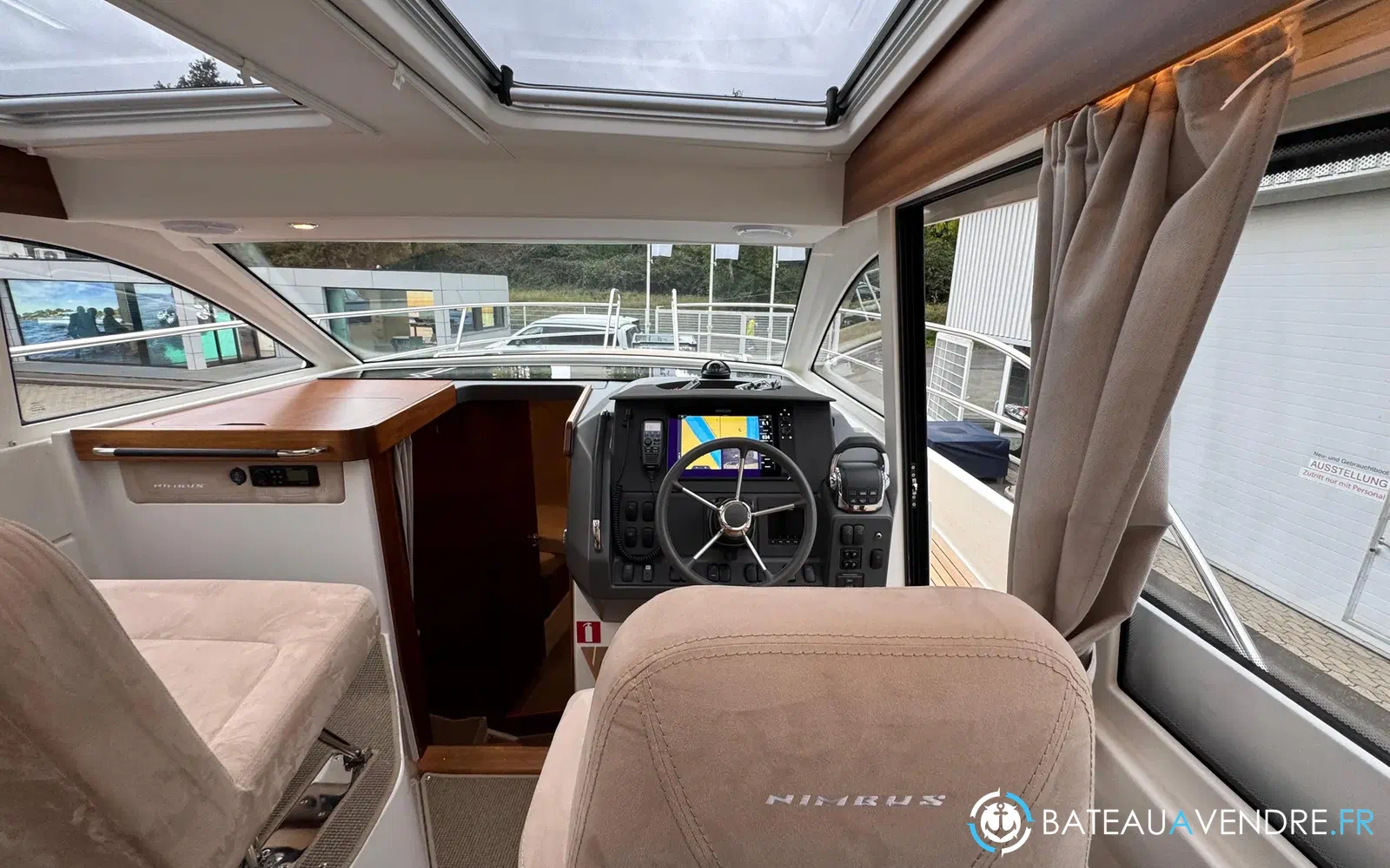 slider 5 Nimbus 305 Coupe