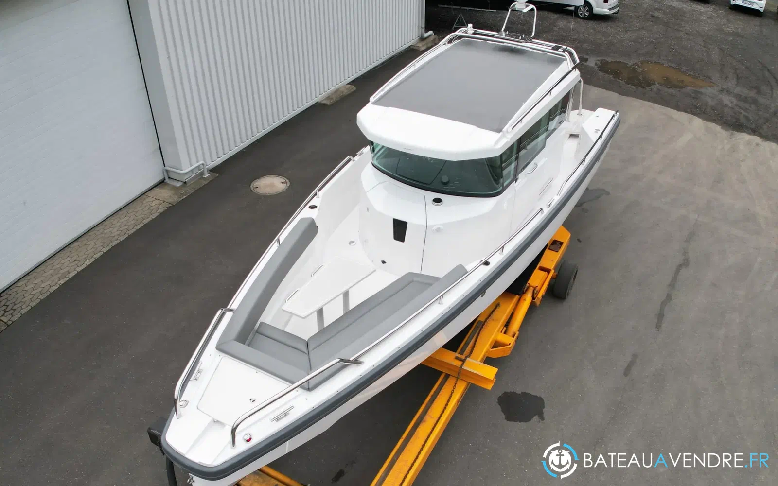 slider 0 Axopar 28 Open