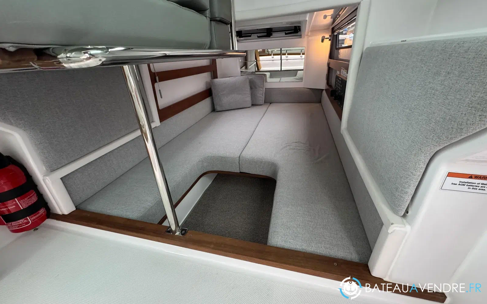 slider 14 Axopar 28 Open