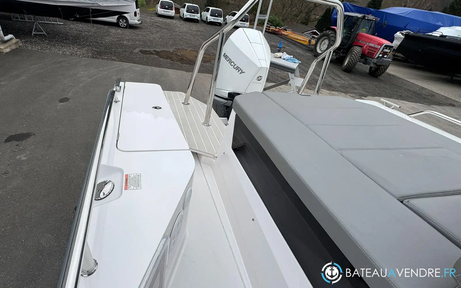 slider 23 Axopar 28 Open