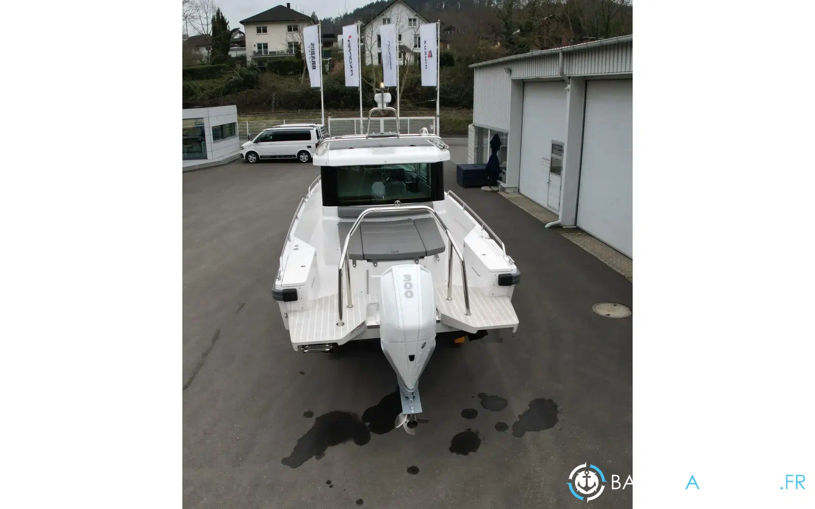 slider 7 Axopar 28 Open