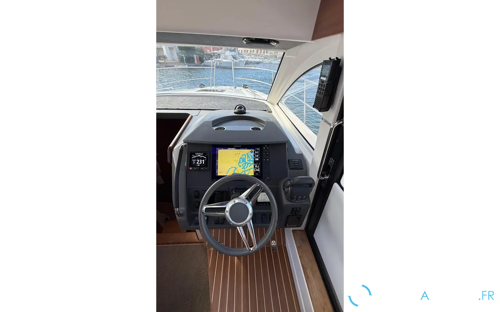 slider 17 Nimbus 305 Coupe