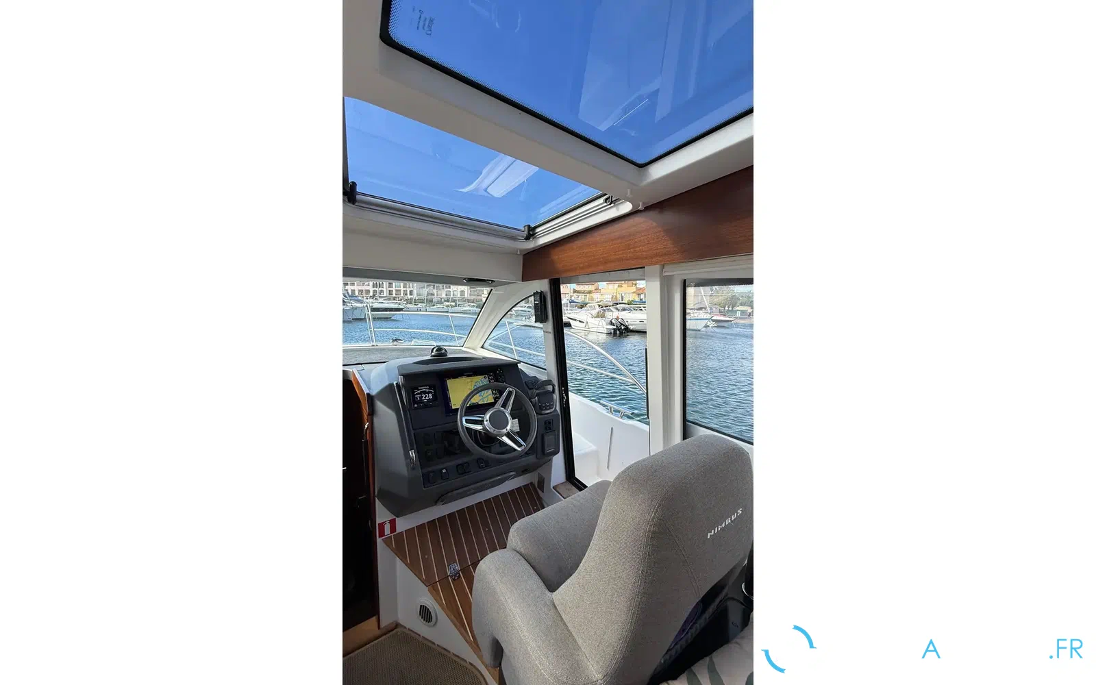 slider 21 Nimbus 305 Coupe