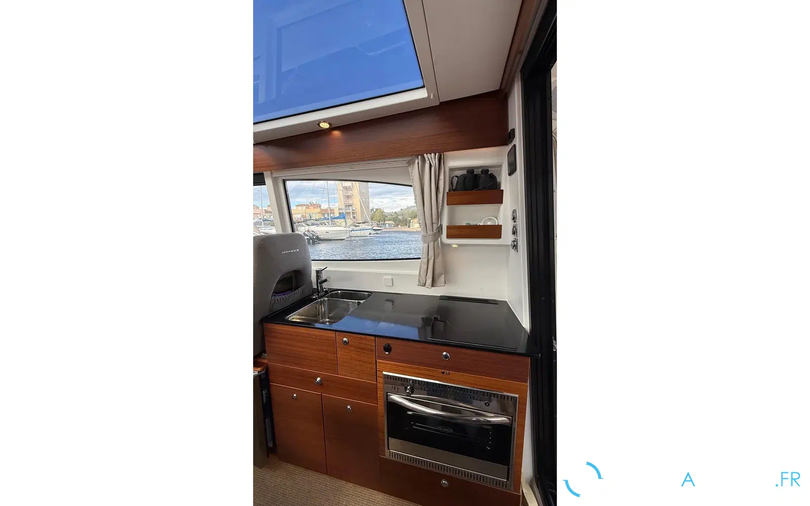 slider 25 Nimbus 305 Coupe
