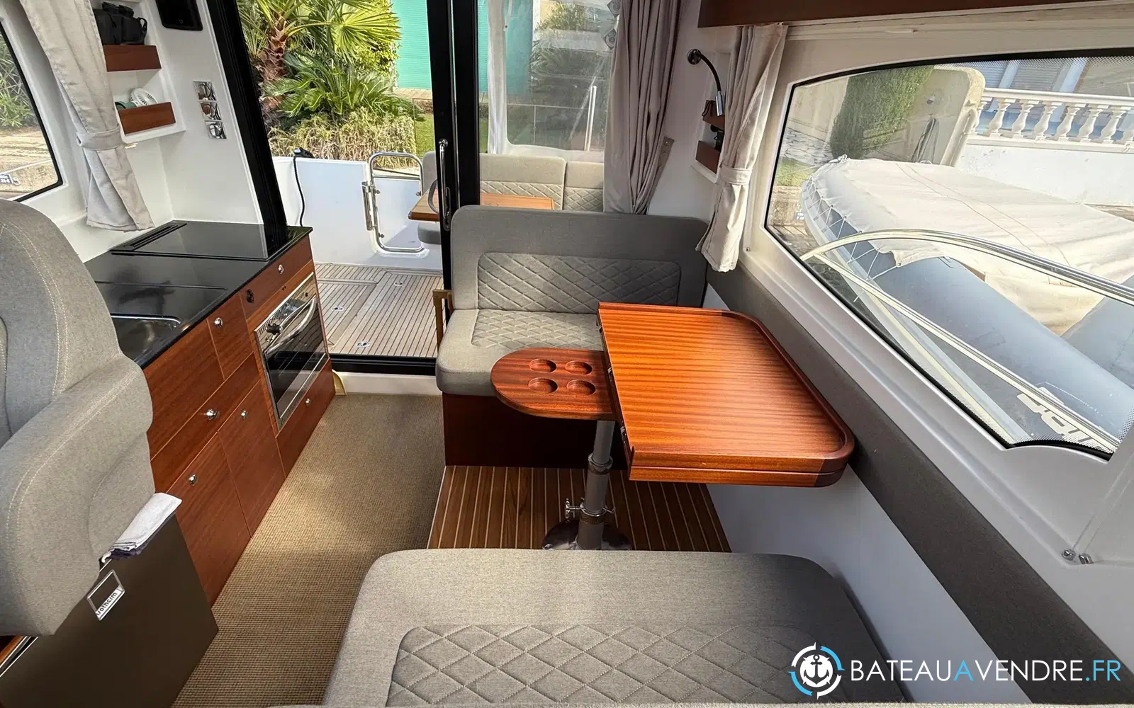 slider 26 Nimbus 305 Coupe