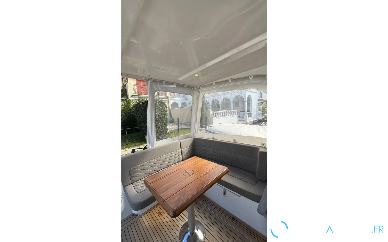 slider 28 Nimbus 305 Coupe
