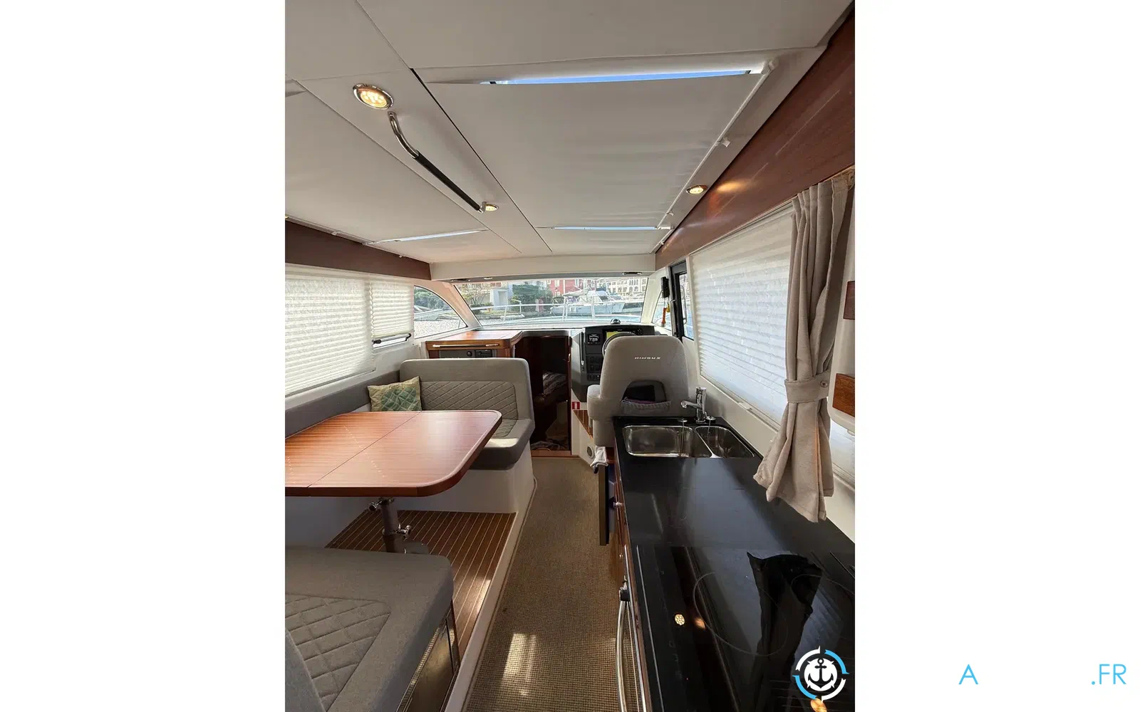 slider 39 Nimbus 305 Coupe