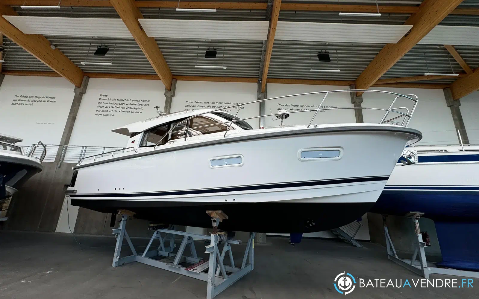 slider 0 Nimbus 305 Coupe