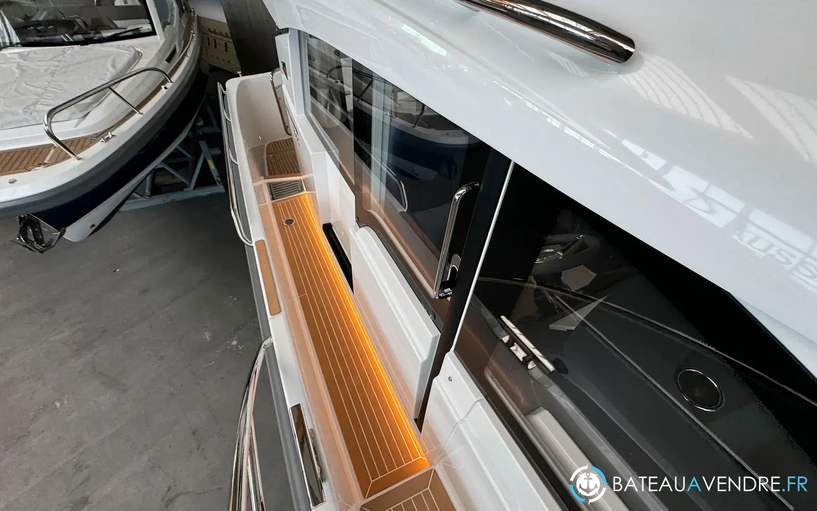slider 5 Nimbus 305 Coupe