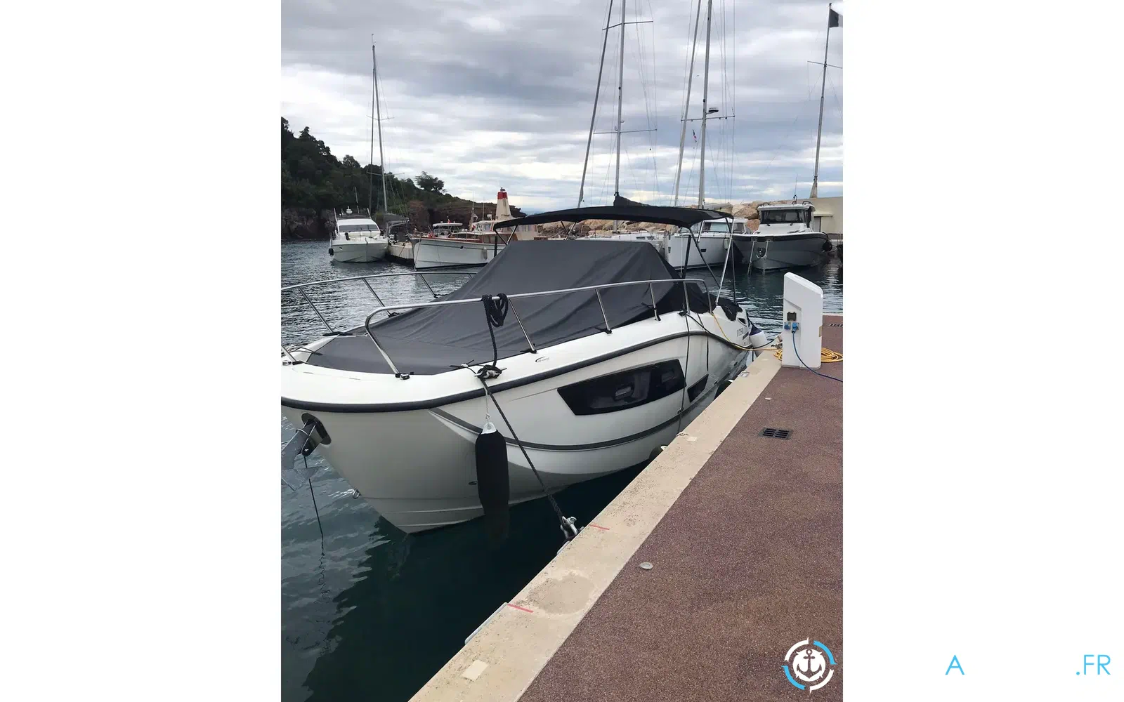 slider 31 Quicksilver Activ 875 Sundeck