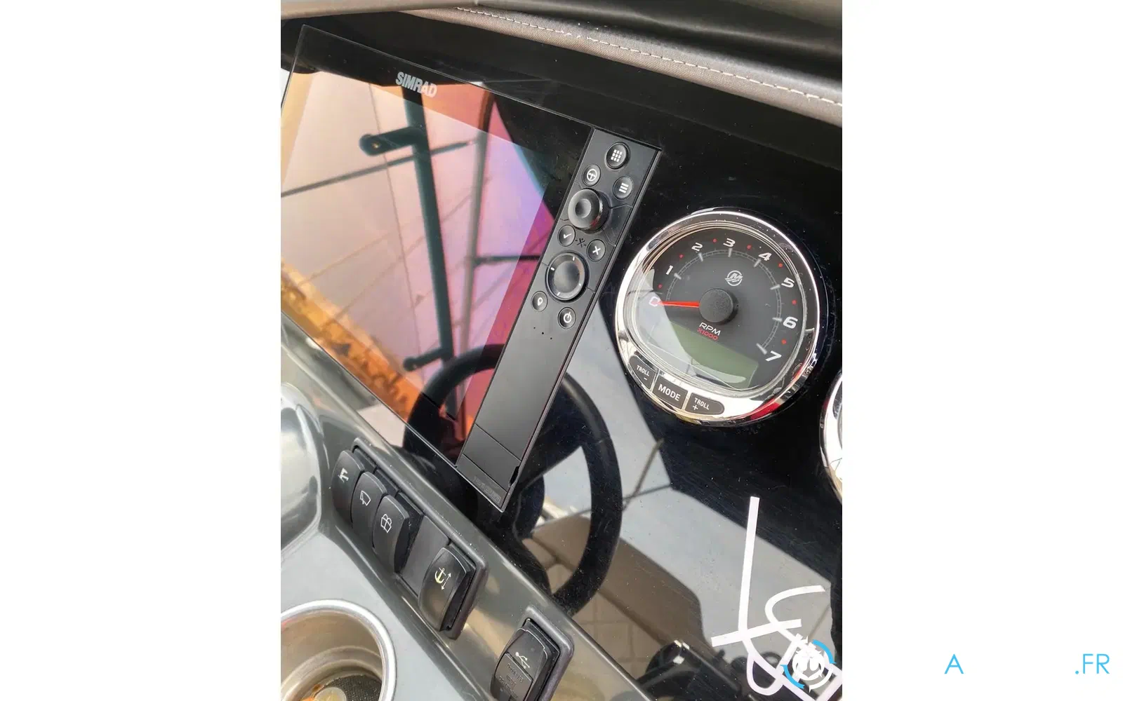 slider 34 Quicksilver Activ 875 Sundeck