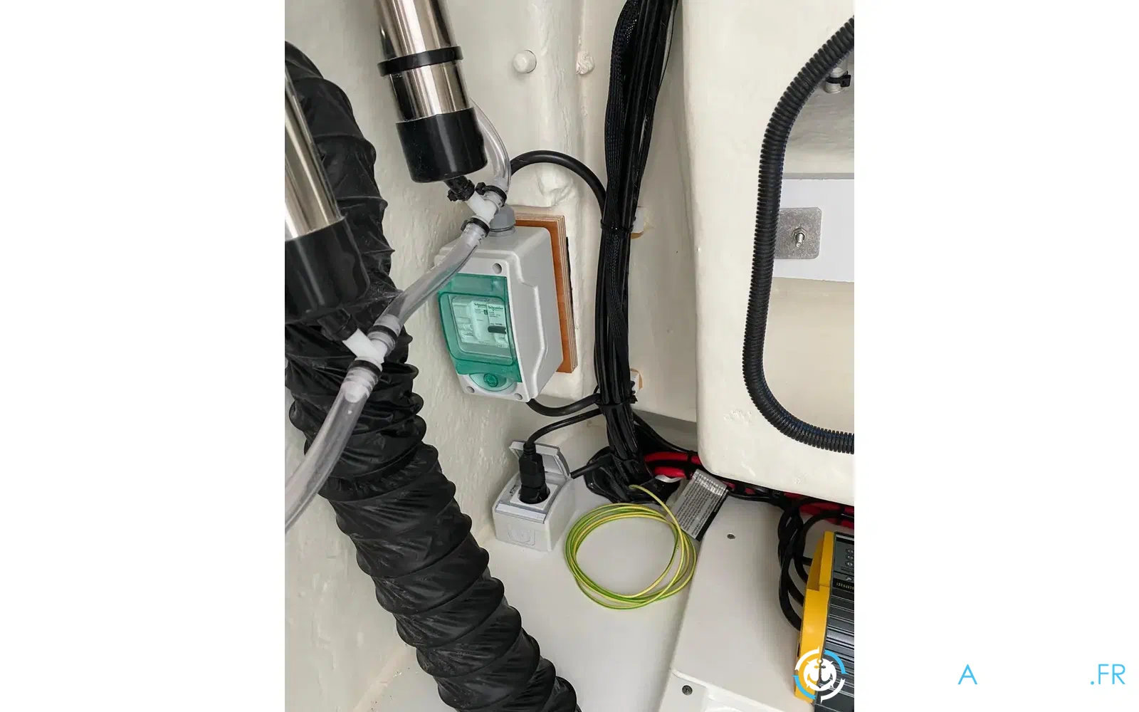 slider 37 Wellcraft Fisherman 242