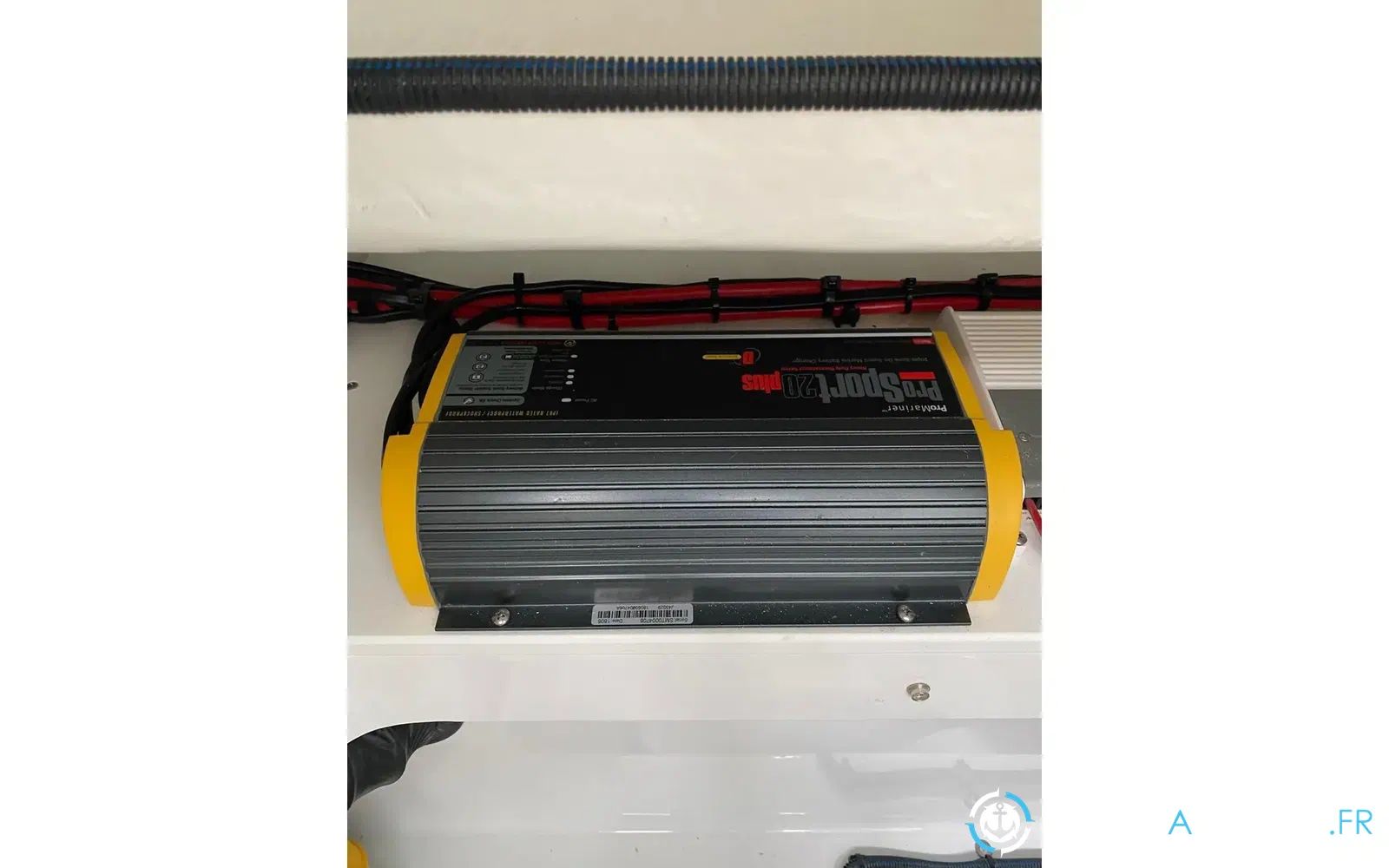 slider 38 Wellcraft Fisherman 242