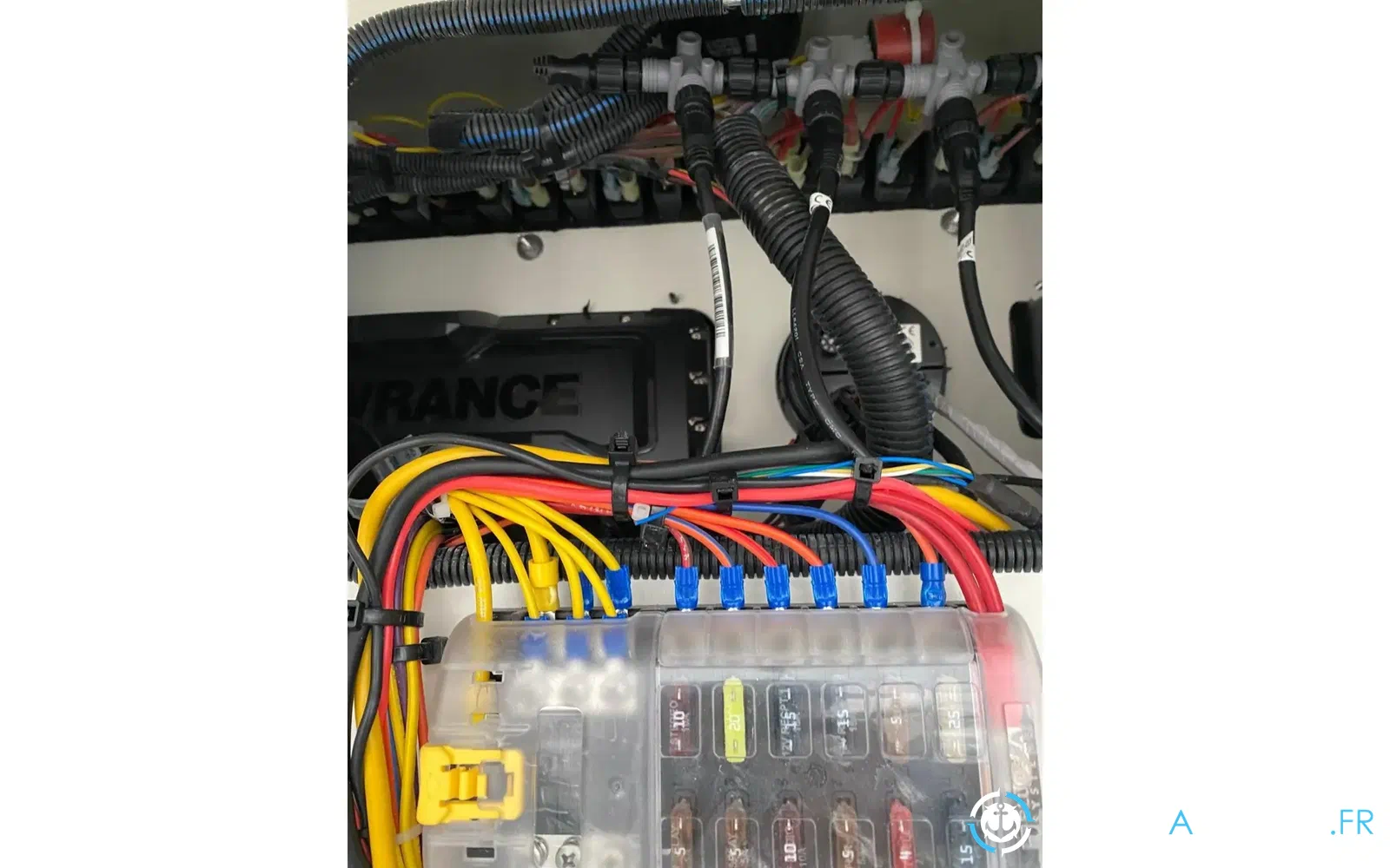 slider 40 Wellcraft Fisherman 242