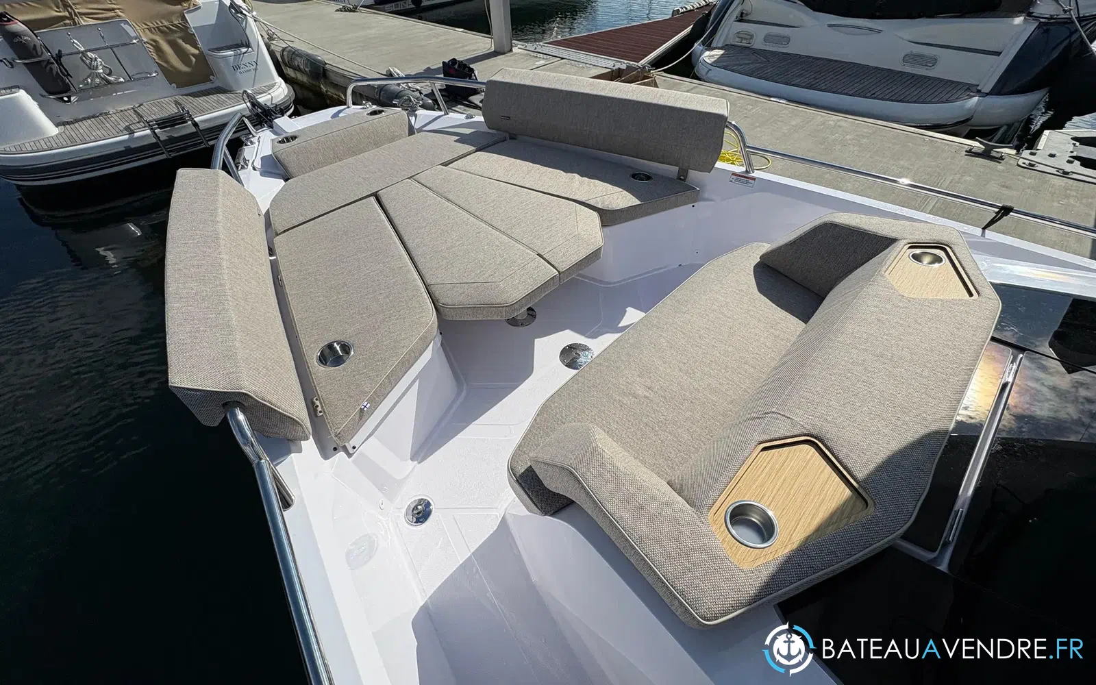 slider 12 Axopar 29 XC CROSS CABIN