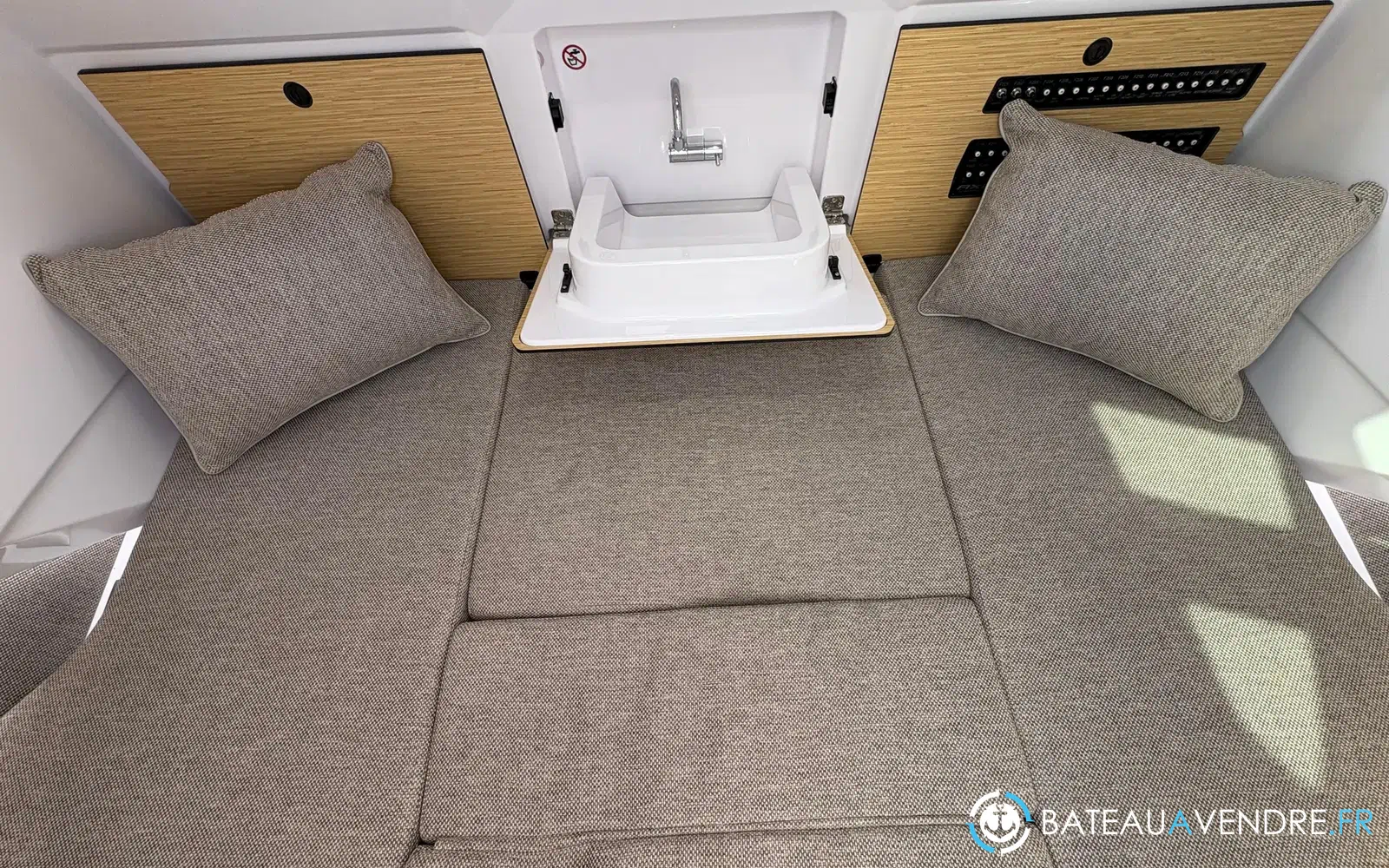 slider 14 Axopar 29 XC CROSS CABIN