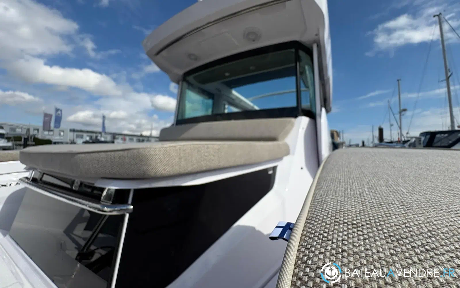 slider 2 Axopar 29 XC CROSS CABIN
