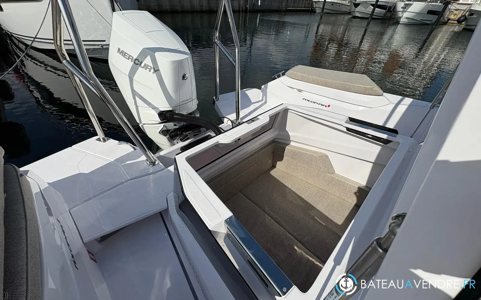 slider 4 Axopar 29 XC CROSS CABIN