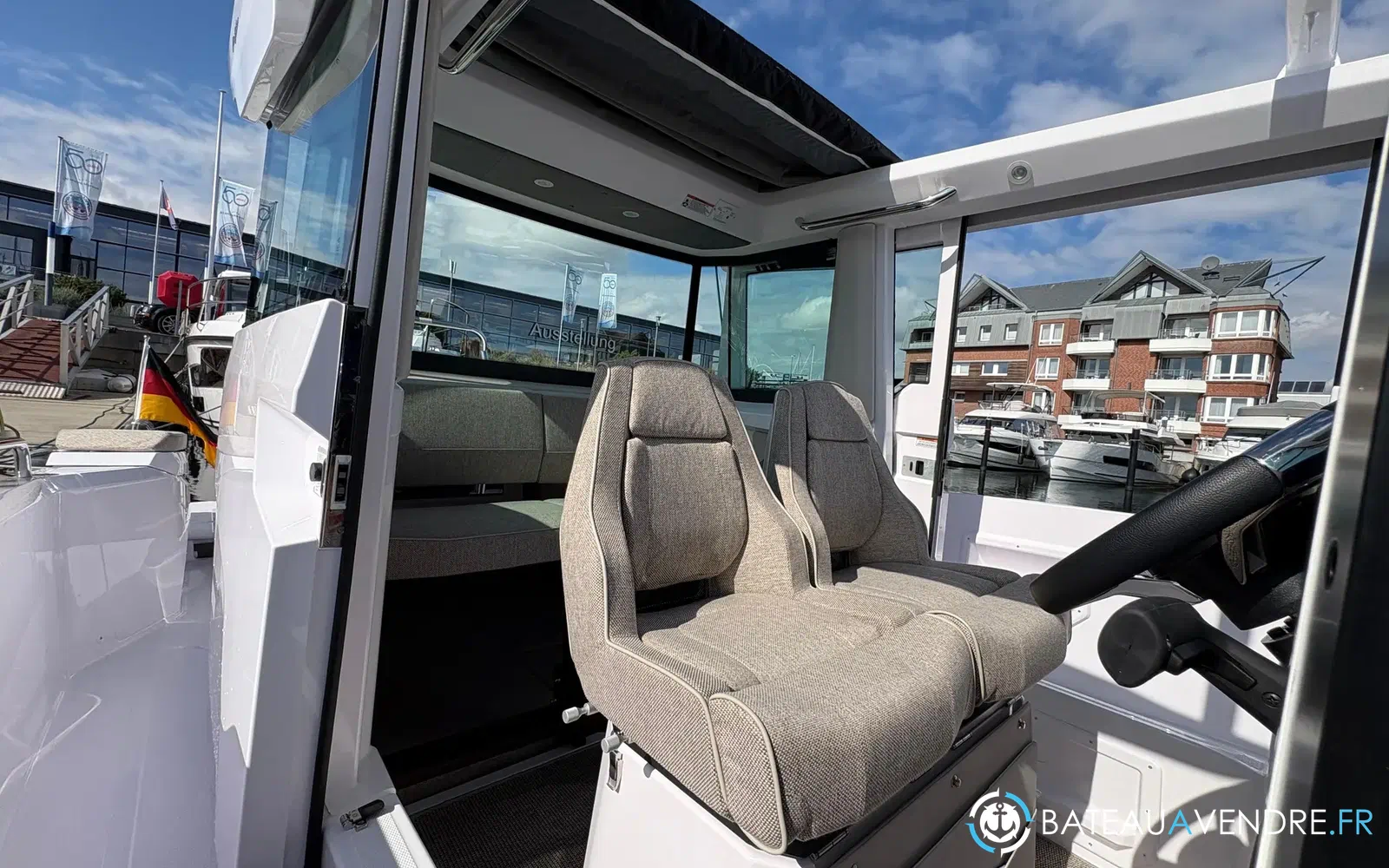 slider 6 Axopar 29 XC CROSS CABIN