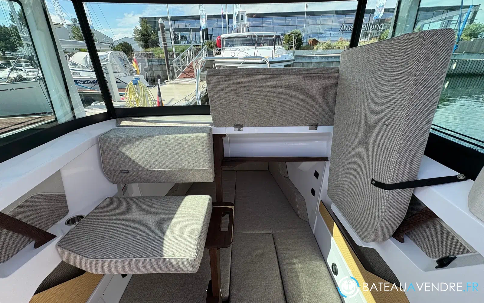 slider 8 Axopar 29 XC CROSS CABIN