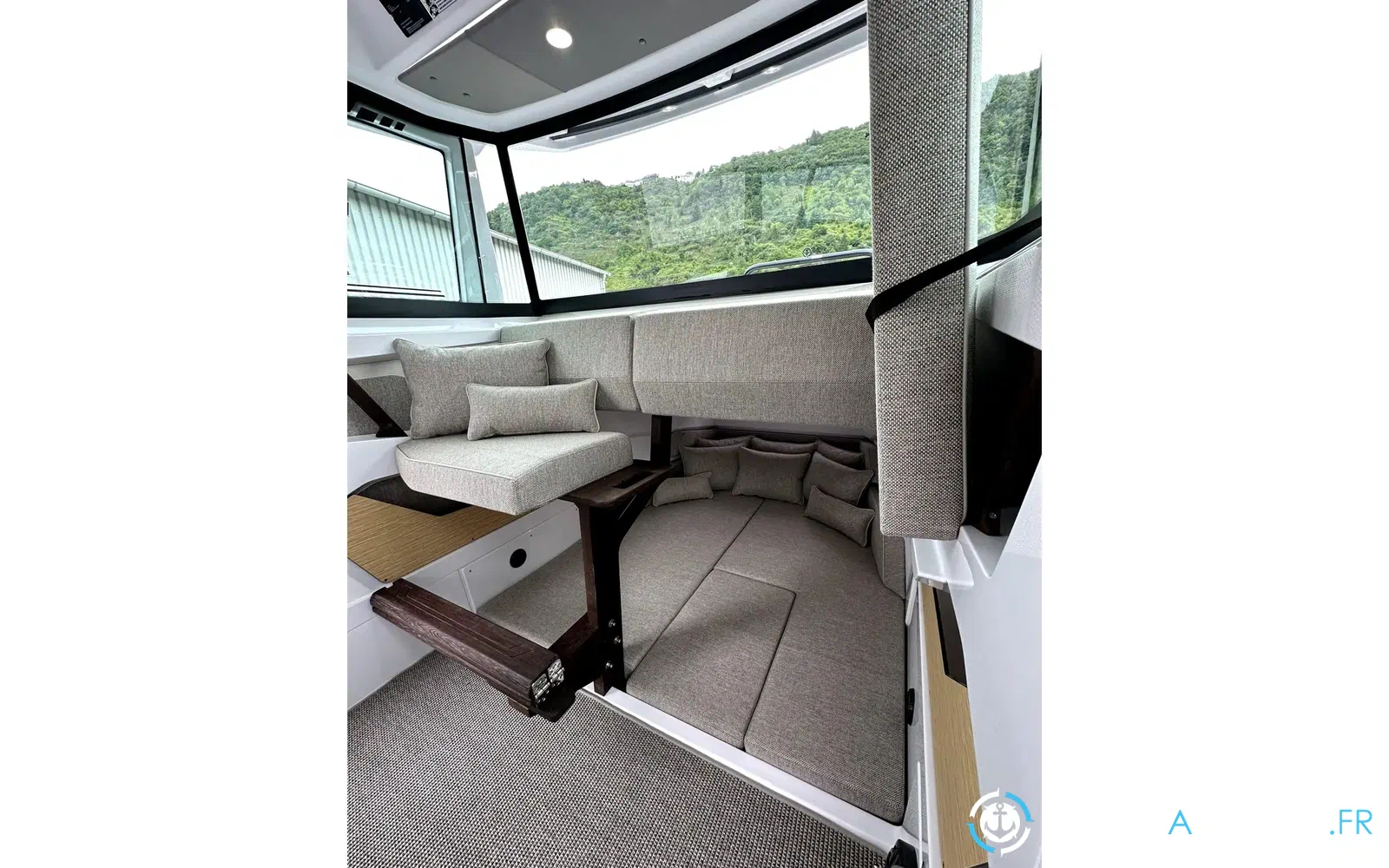 slider 19 Axopar 29 XC CROSS CABIN