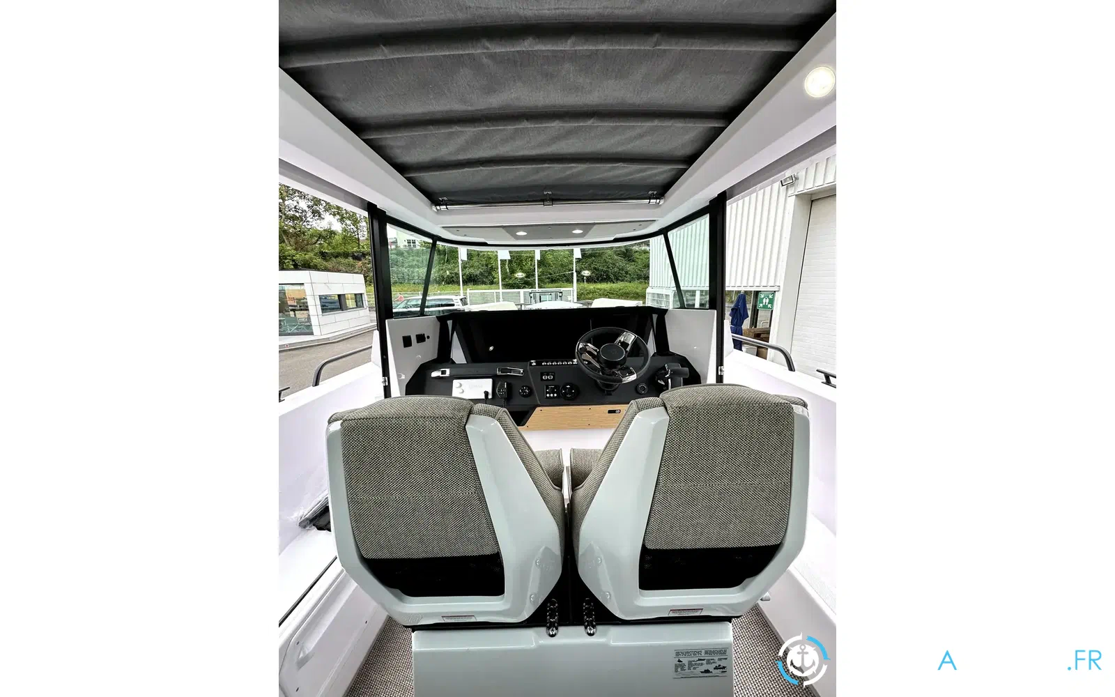slider 23 Axopar 29 XC CROSS CABIN