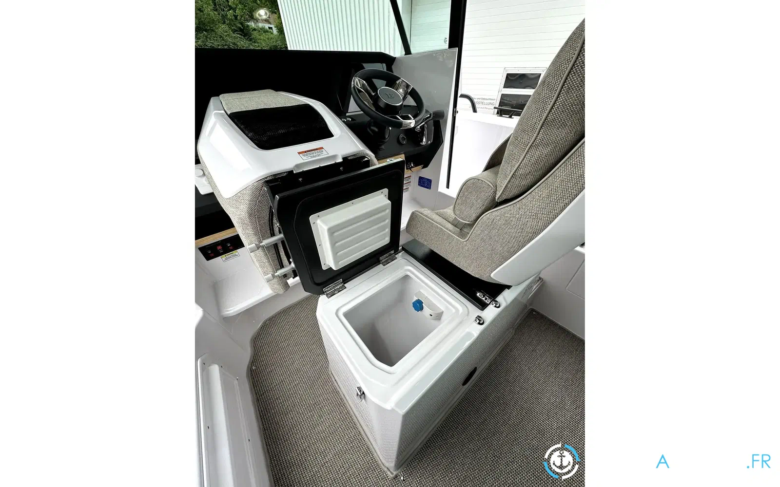 slider 24 Axopar 29 XC CROSS CABIN