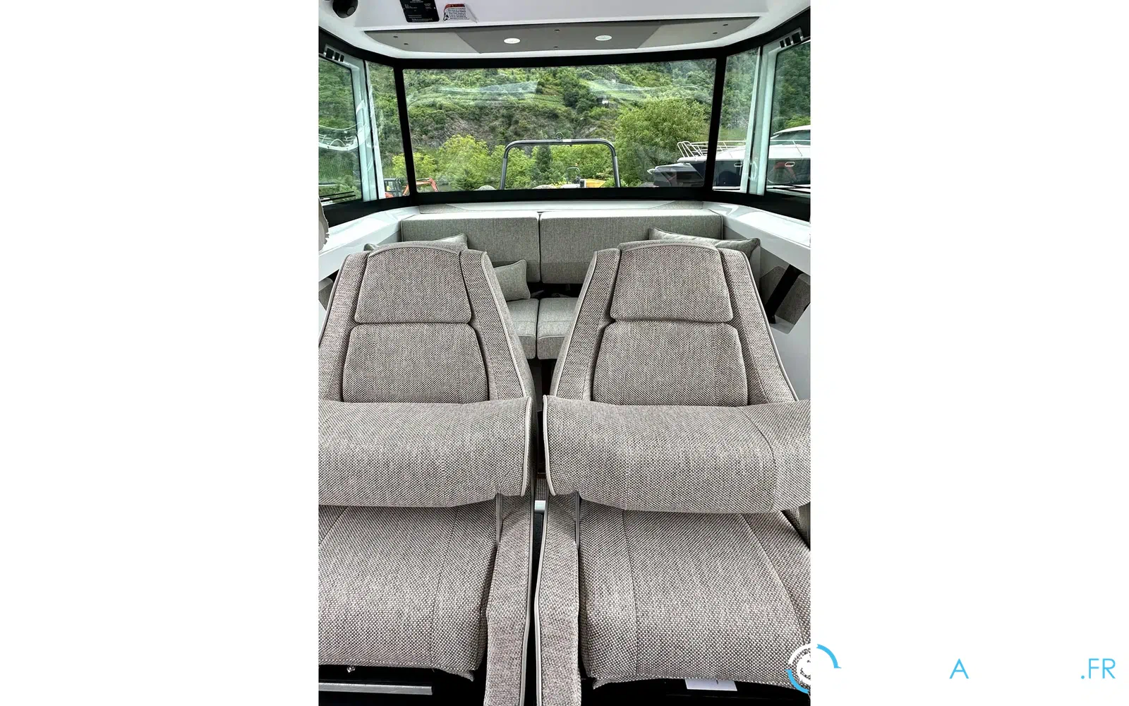 slider 31 Axopar 29 XC CROSS CABIN