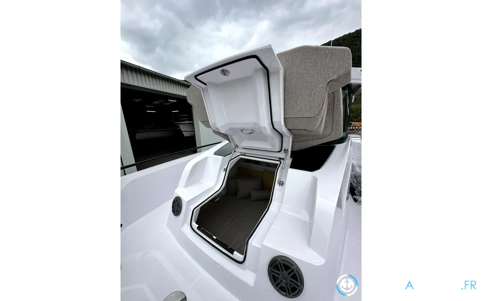 slider 43 Axopar 29 XC CROSS CABIN