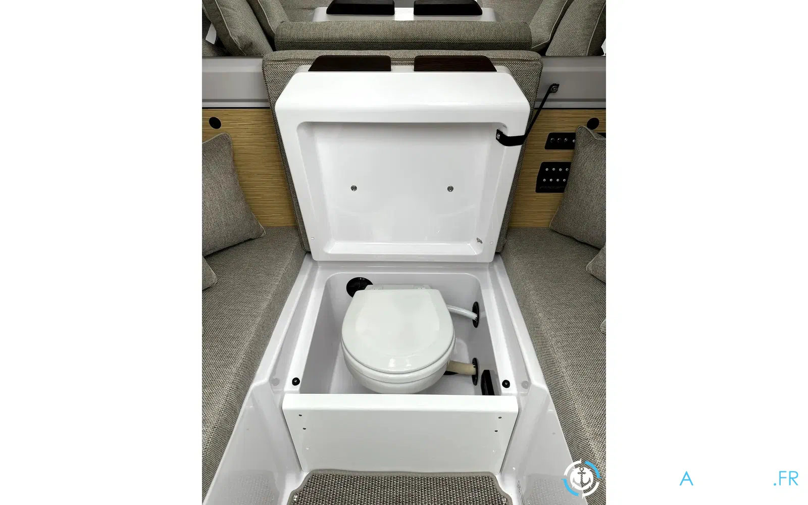 slider 46 Axopar 29 XC CROSS CABIN