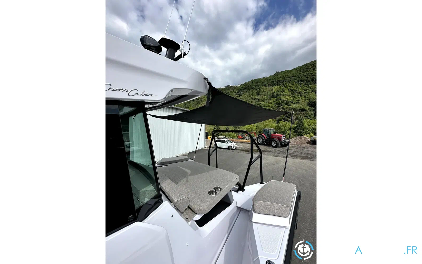 slider 8 Axopar 29 XC CROSS CABIN