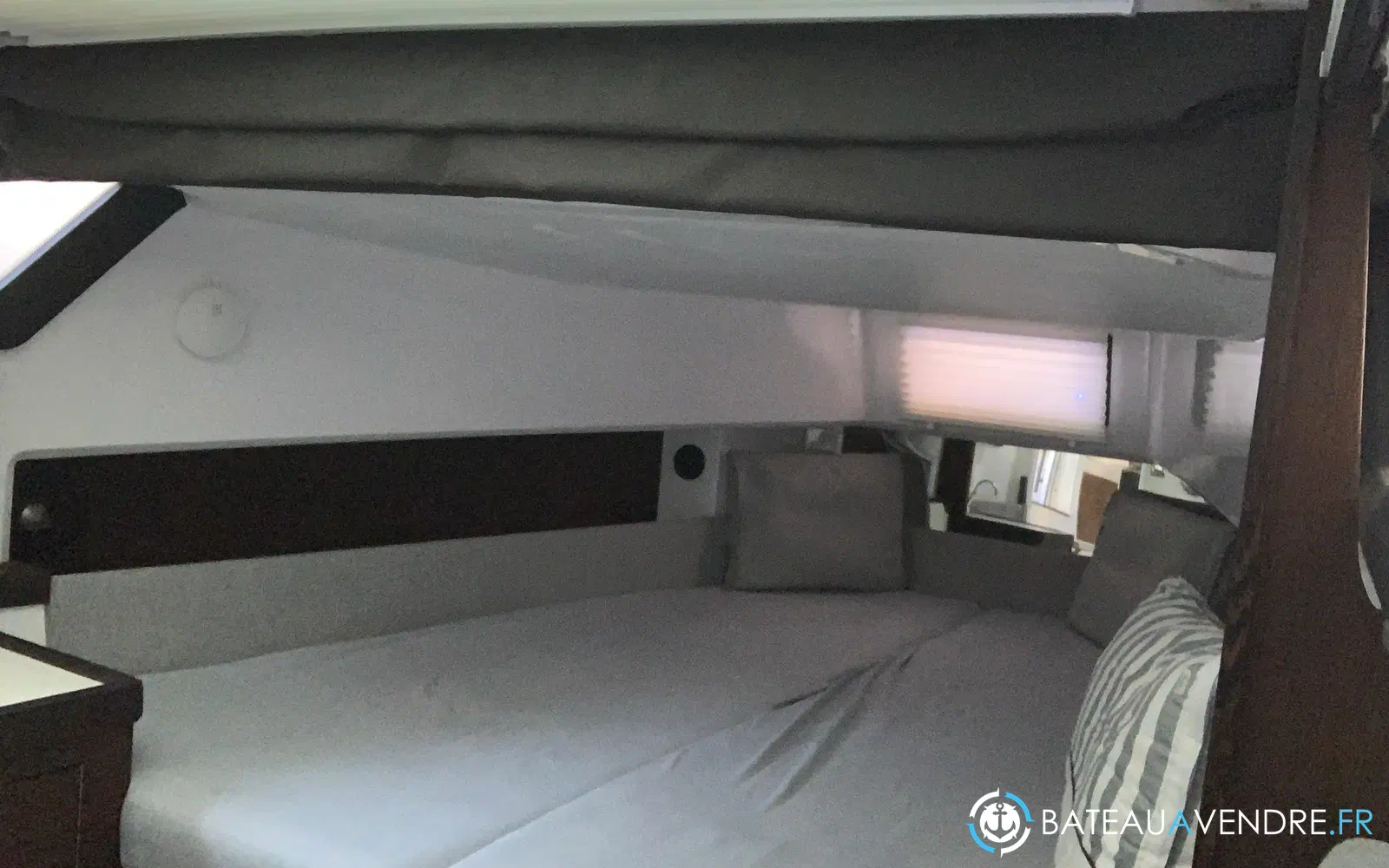 slider 15 Axopar 37 Open