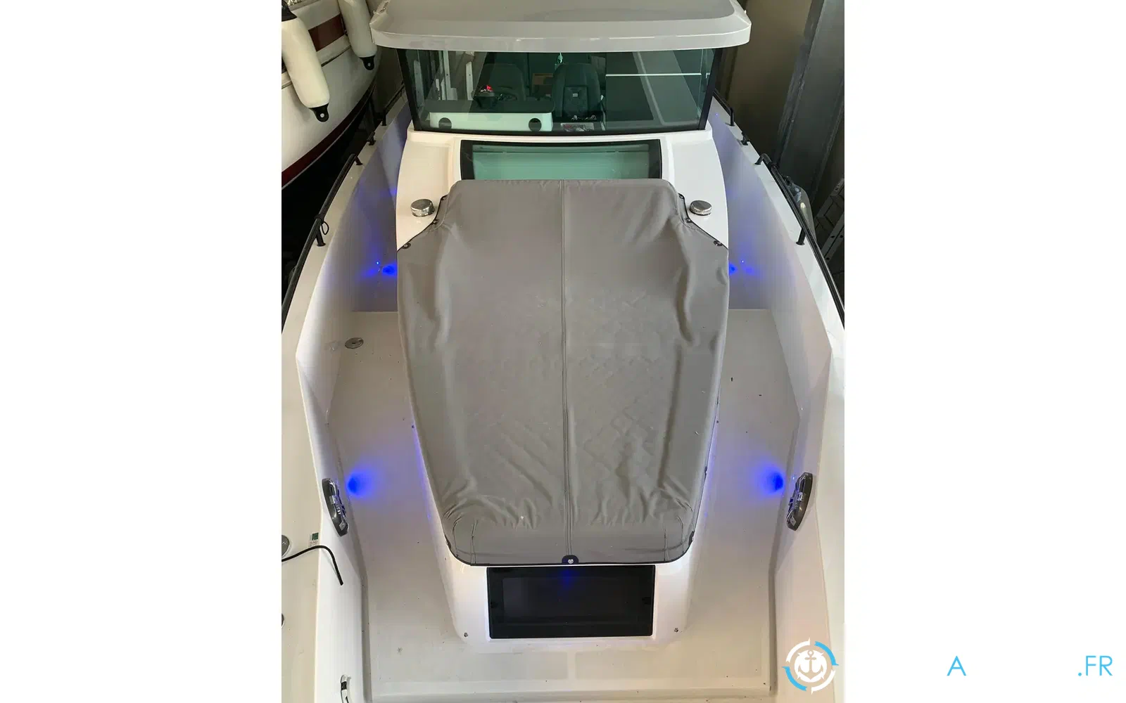 slider 20 Axopar 37 Open