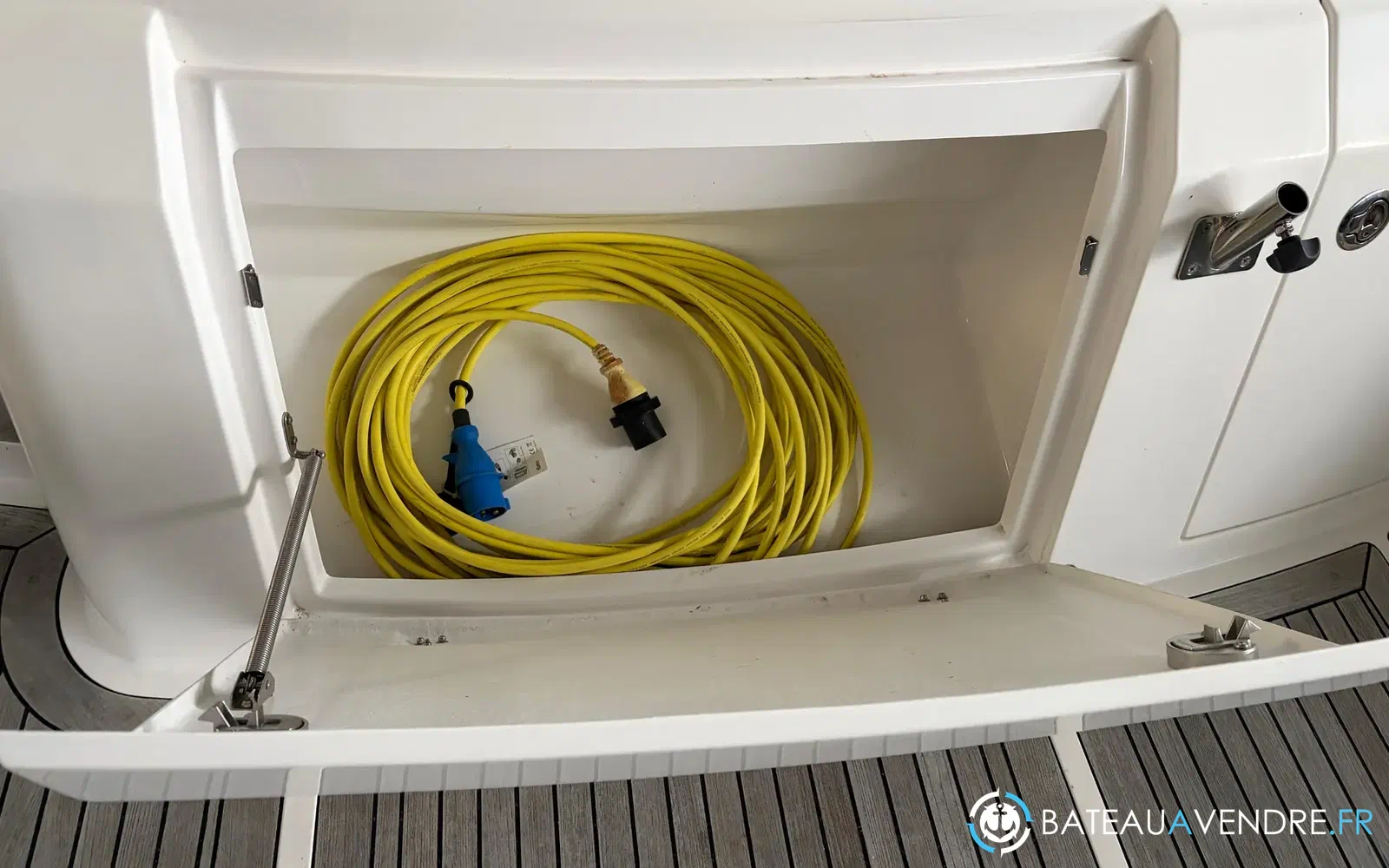 slider 14 Aquador 28 HT