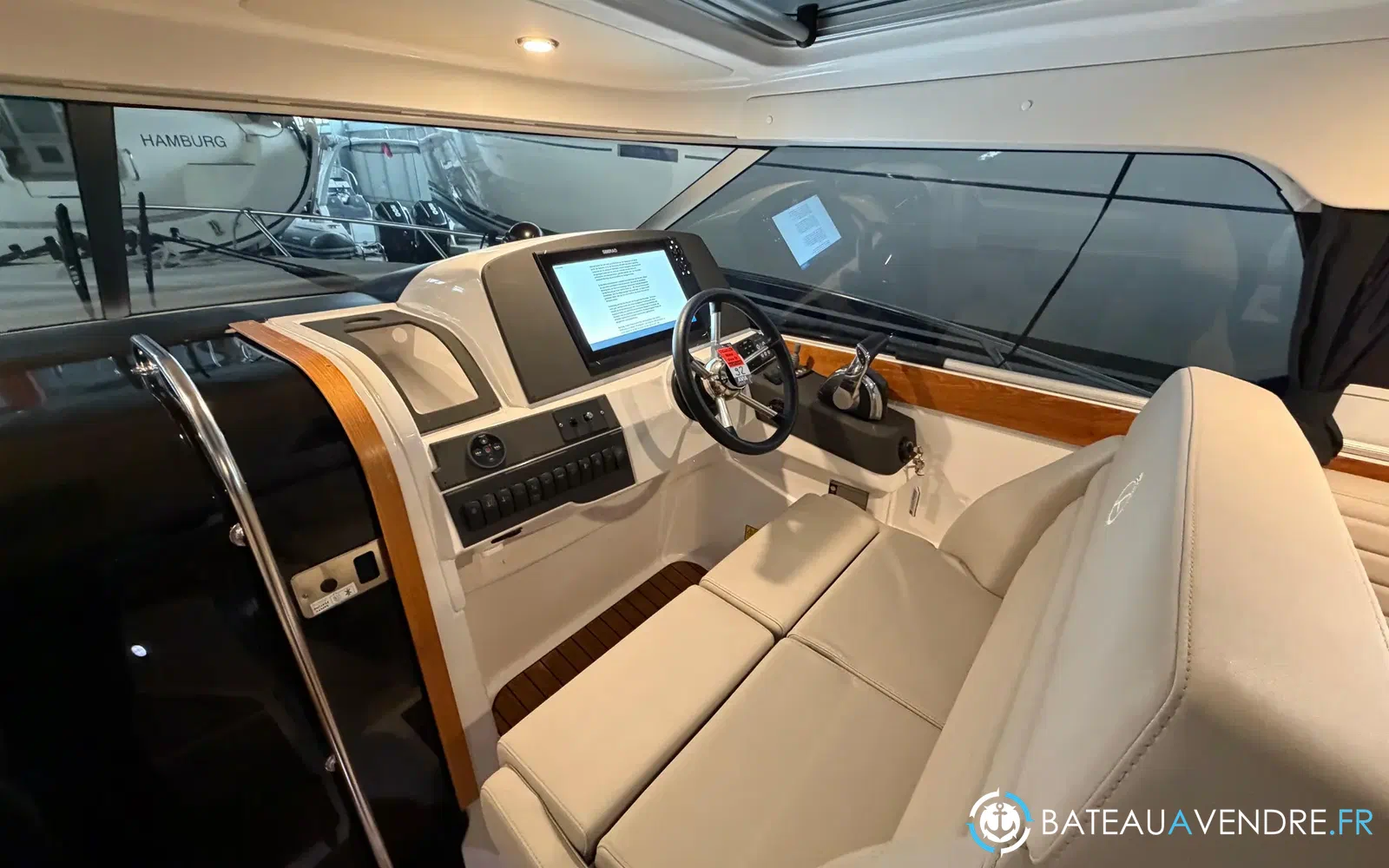 slider 20 Aquador 28 HT