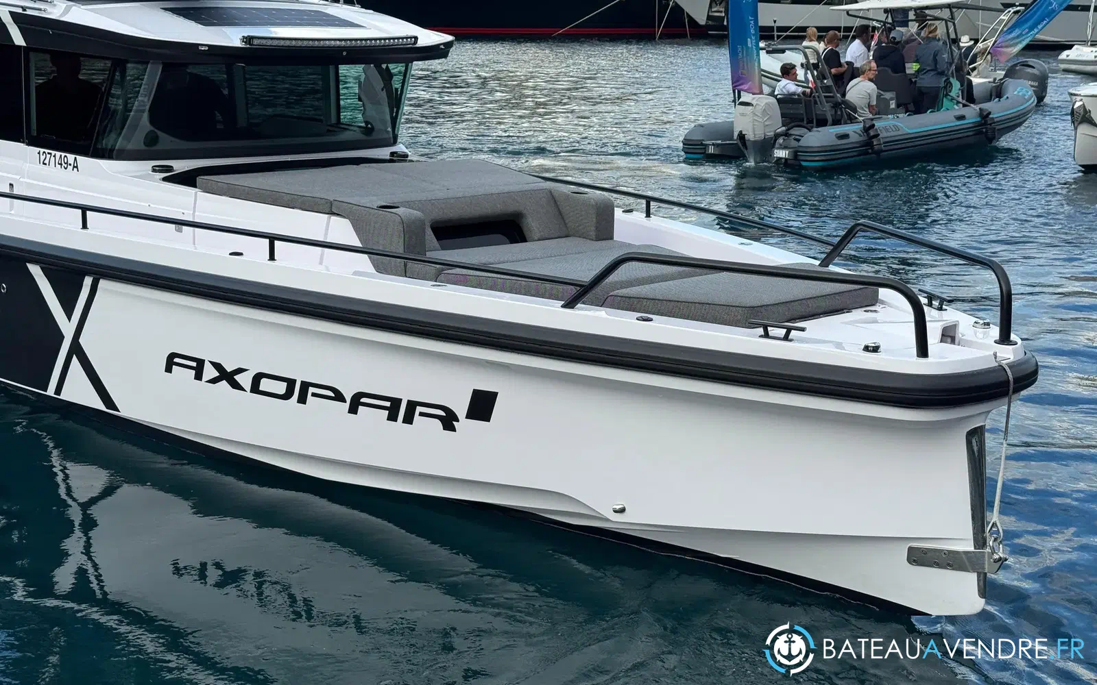 slider 6 Axopar 37 SC